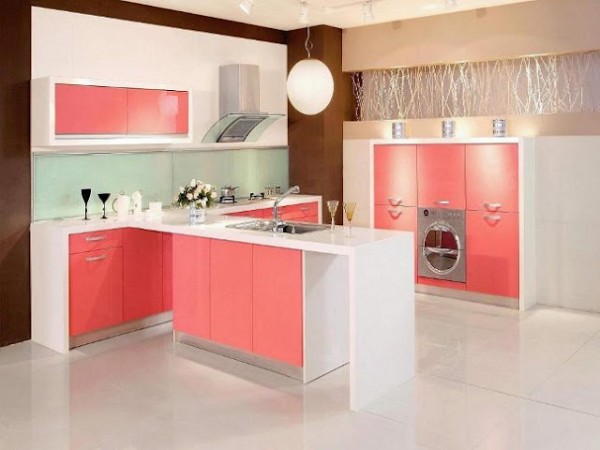 beyaz pembe lake renkli mutfak dekorasyonu modeli