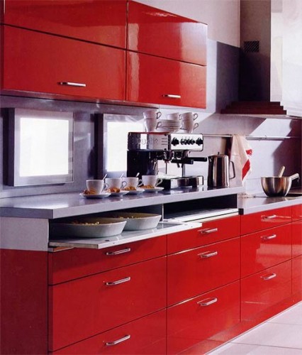 modern tasarımlı kırmızı renkli çok şık mutfak dekorasyonu
