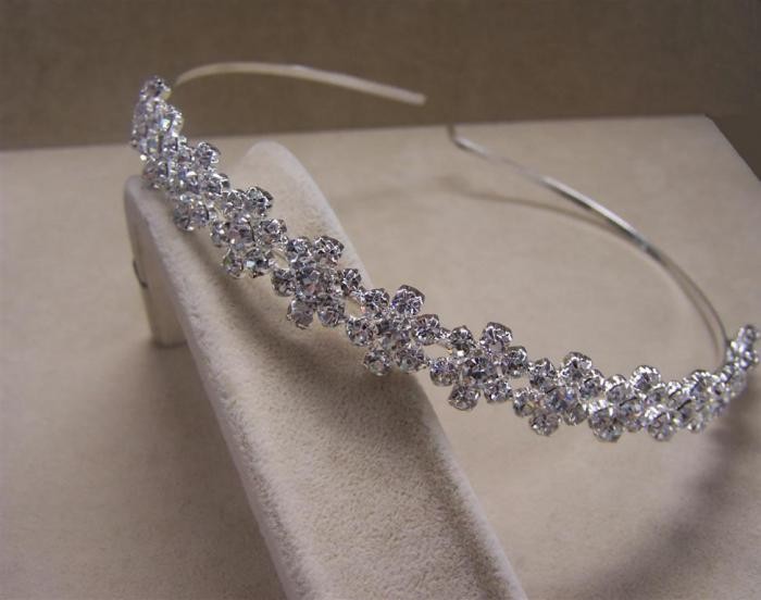 küçük çiçek taşlı son moda taç modeli Kadın sitesi kadınca, Mobilya