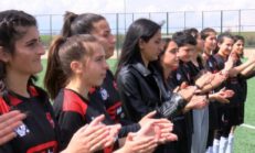 Muş’ta, ‘Genç kızlar erken yaşta evlendirilmesin’ diye kurulan futbol takımı şampiyon oldu
